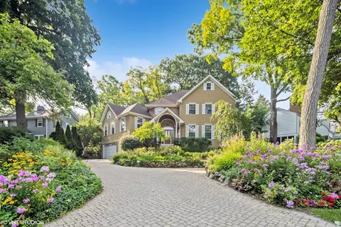 771 Crescent Blvd, Glen Ellyn, IL 60137