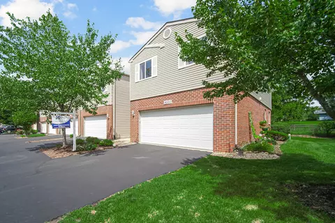 16550 Willow Walk Dr, Lockport, IL 60441