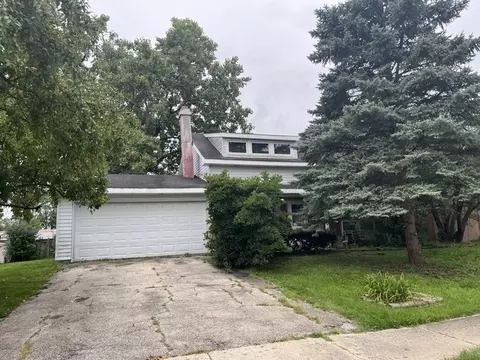 223 Lee Ln, Bolingbrook, IL 60440