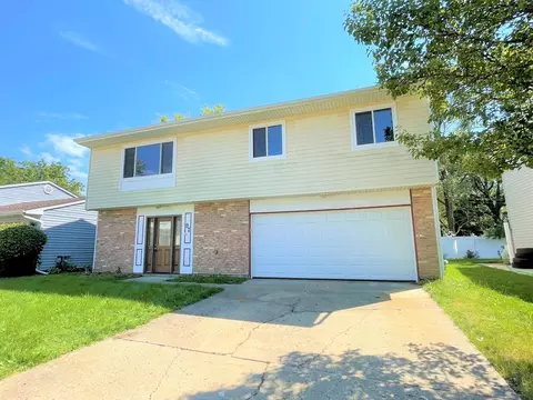 97 Highbury Dr, Elgin, IL 60120