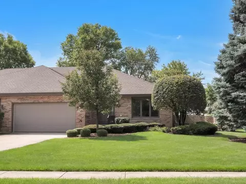 1428 Grand Prairie Dr, New Lenox, IL 60451