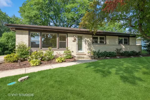 523 Merlin Dr, Schaumburg, IL 60193
