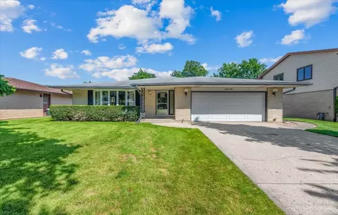 1809 N Aralia Dr, Mount Prospect, IL 60056