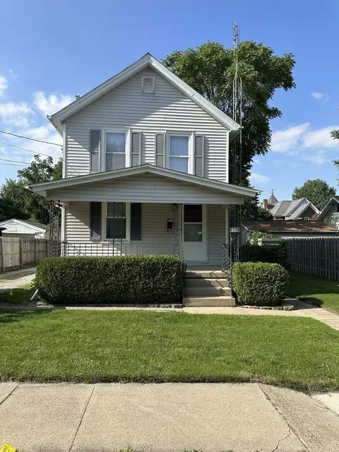 301 Gray Ave, Bloomington, IL 61701
