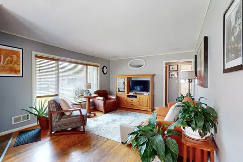 1296 Dennis Pl, Des Plaines, IL 60018 photo 4