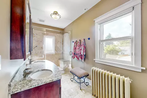 692 Laurel Ave, Des Plaines, IL 60016 photo 24