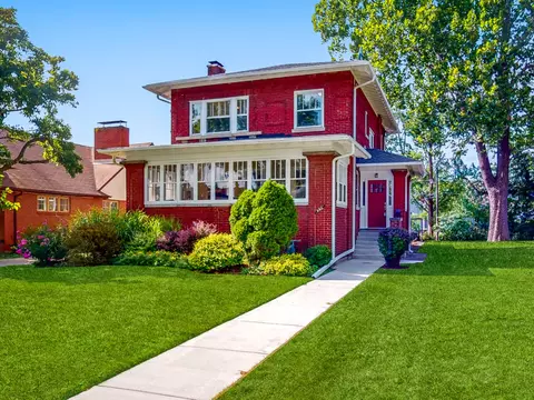 692 Laurel Ave, Des Plaines, IL 60016