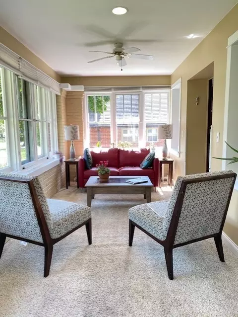 692 Laurel Ave, Des Plaines, IL 60016 photo 6