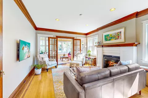 692 Laurel Ave, Des Plaines, IL 60016 photo 4