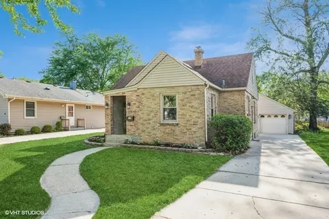 172 S Alfred Ave, Elgin, IL 60123