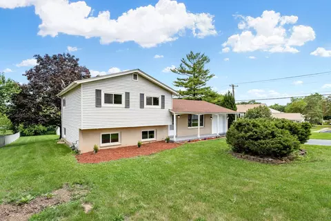 2 N215 Pleasant Ave, Glen Ellyn, IL 60137