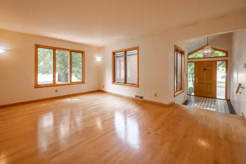 620 Normal Rd, Dekalb, IL 60115 photo 6