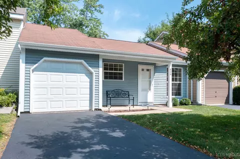 606 Yale Ln, Island Lake, IL 60042