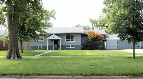 328 W State St, Paxton, IL 60957