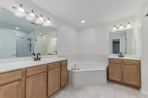 1223 Tamarack Dr, Bartlett, IL 60103 photo 17