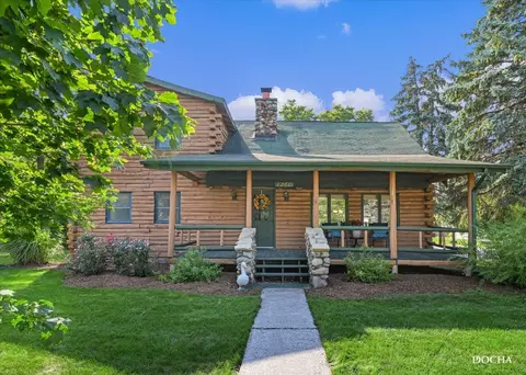 1260 Dairy Ln, Crete, IL 60417