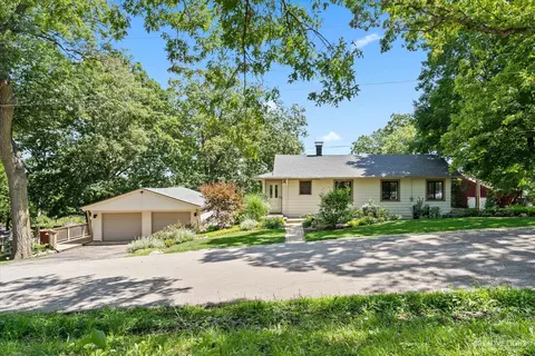 35 W646 Rose Ave, Saint Charles, IL 60174