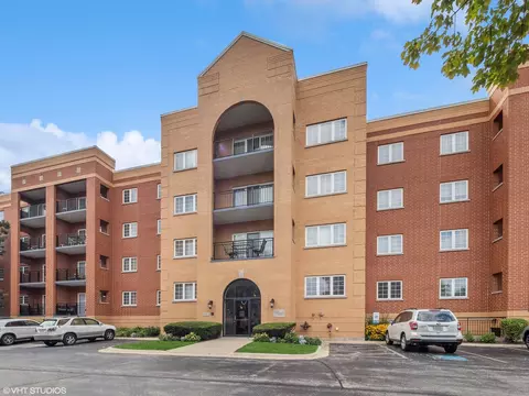 55 S Hale St S #203, Palatine, IL 60067