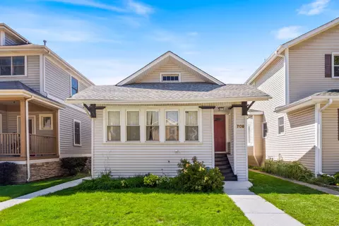 709 Hayes Ave, Oak Park, IL 60302