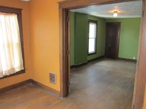 16 E Wayne St, Freeport, IL 61032 photo 12