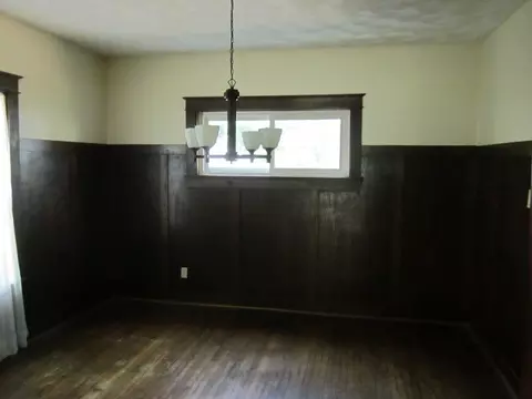 16 E Wayne St, Freeport, IL 61032 photo 7