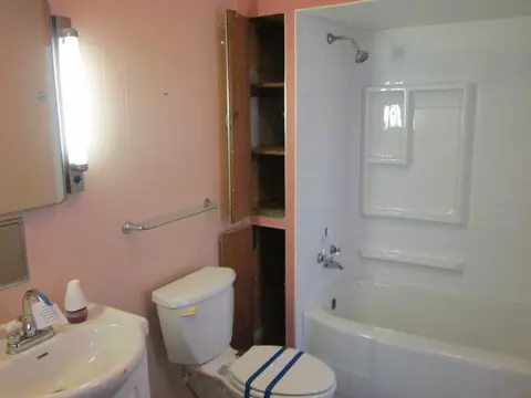 16 E Wayne St, Freeport, IL 61032 photo 15