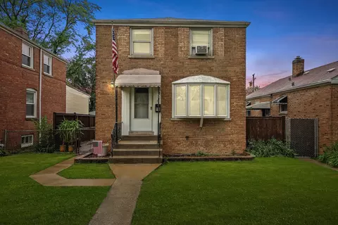 4003 Adams St, Bellwood, IL 60104