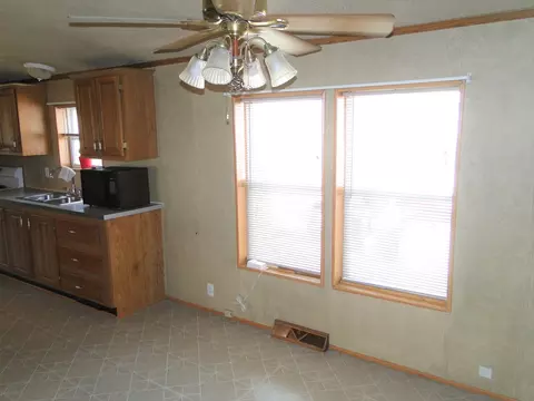 26 Maple St, Minooka, IL 60447 photo 5