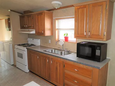26 Maple St, Minooka, IL 60447 photo 3