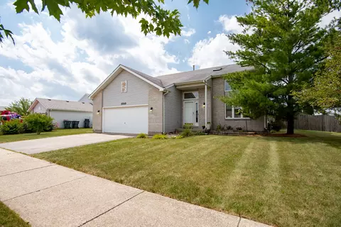 1010 N Pheasant Run, Zion, IL 60099 photo 2