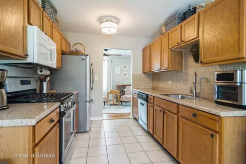640 Mohave St, Hoffman Estates, IL 60169 photo 4
