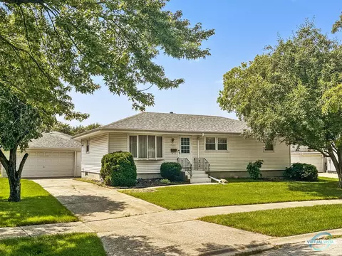 17060 Bernadine St, Lansing, IL 60438