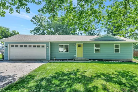 11 Circle Dr, Saybrook, IL 61770 photo 3
