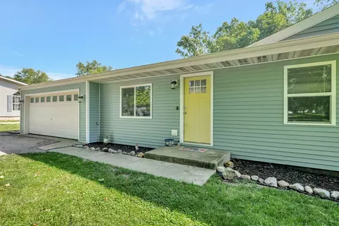11 Circle Dr, Saybrook, IL 61770 photo 4