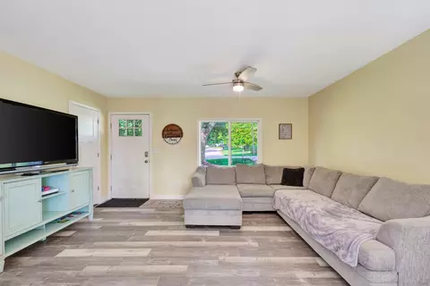 11 Circle Dr, Saybrook, IL 61770 photo 8