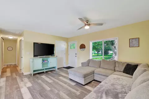 11 Circle Dr, Saybrook, IL 61770 photo 7