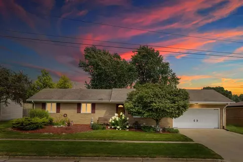 1404 N Walnut St, Normal, IL 61761