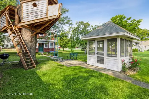 2320 Colby Dr S, Mchenry, IL 60050 photo 3