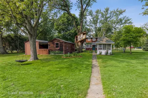 2320 Colby Dr S, Mchenry, IL 60050 photo 2