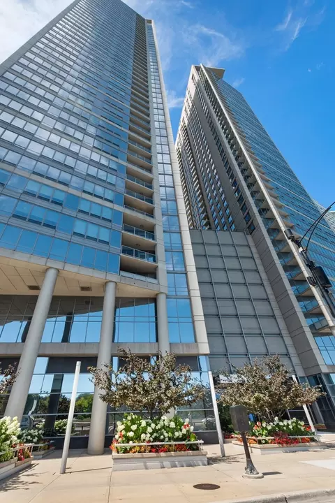 600 N Lake Shore Dr #3401, Chicago, IL 60611