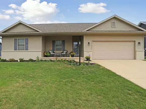 3408 Memory Ln, Urbana, IL 61802