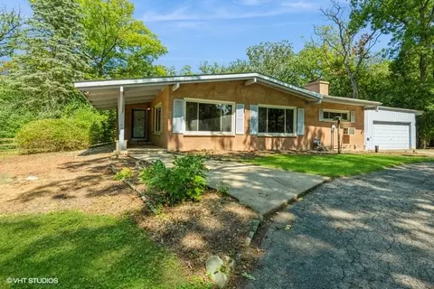 5118 Timber Ln, Woodstock, IL 60098