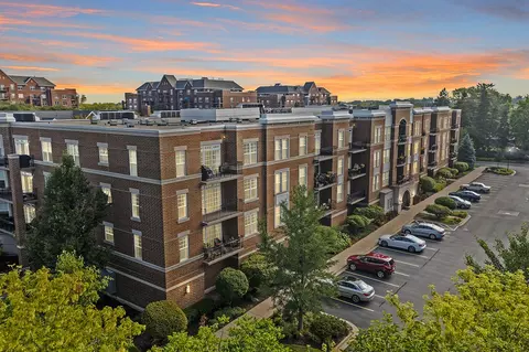435 W Wood St #302A, Palatine, IL 60067