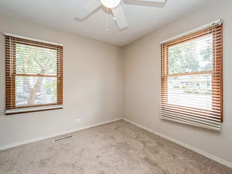 14 E Pine St, Streamwood, IL 60107 photo 7