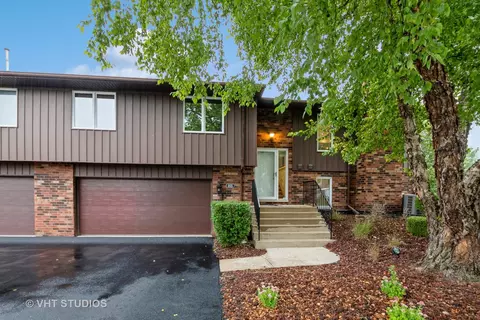 8925 Clearview Dr, Orland Park, IL 60462