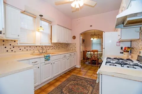 4437 N Albany Ave, Chicago, IL 60625 photo 10