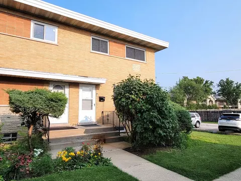 8665 Josephine St #F, Des Plaines, IL 60016