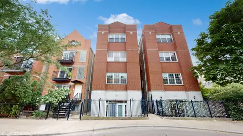1340 N Dean St, Chicago, IL 60622