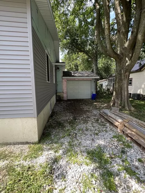 417 N Sangamon St, Bement, IL 61813 photo 10