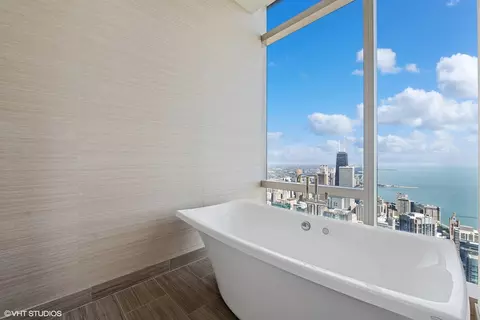 363 E Wacker Dr #7801, Chicago, IL 60601 photo 24
